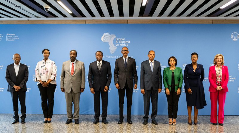 President with distinguished leaders participated in the event