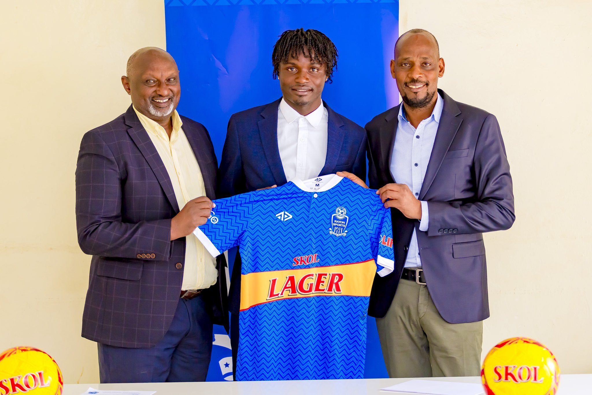 Chadrack Bingi Belo with club presidents